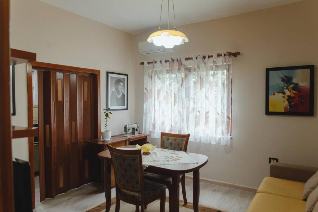 Rare Durres Apartment With Private Parking & Garden Exterior foto