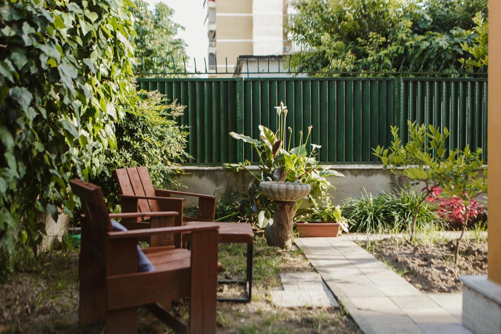 Rare Durres Apartment With Private Parking & Garden Exterior foto